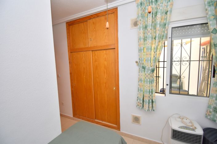 Image No.10-2 Bed Property for sale