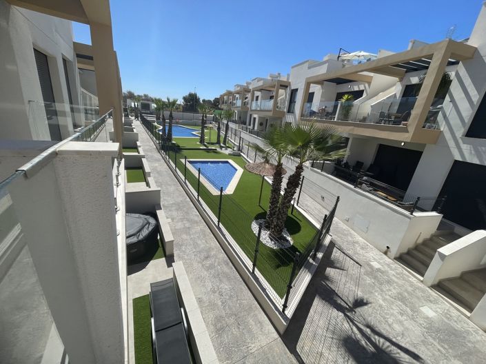Image No.21-2 Bed Property for sale