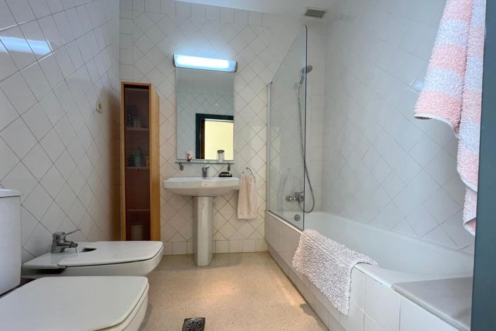 Image No.18-4 Bed Villa for sale