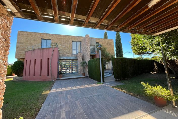 Image No.23-4 Bed Villa for sale