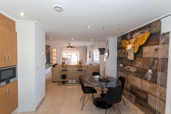 Image No.8-3 Bed Apartment for sale