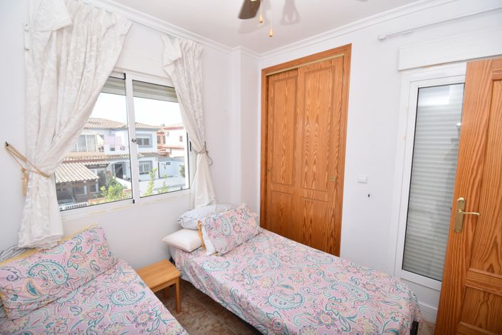 Image No.12-2 Bed Townhouse for sale