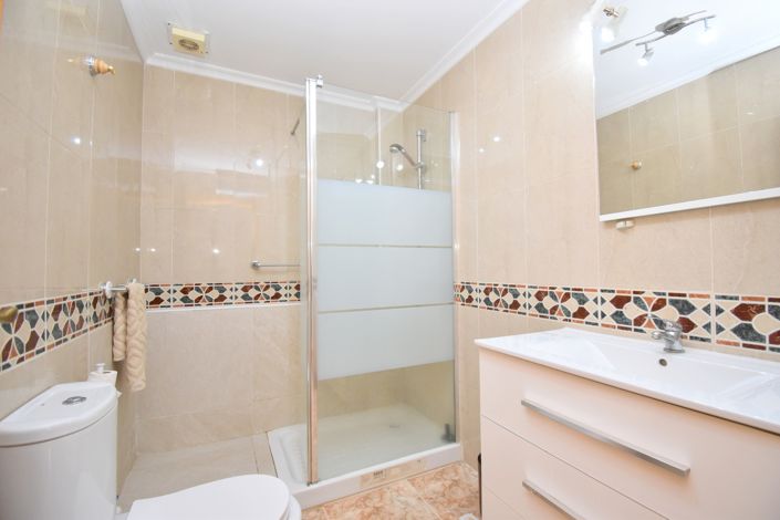 Image No.16-2 Bed Townhouse for sale