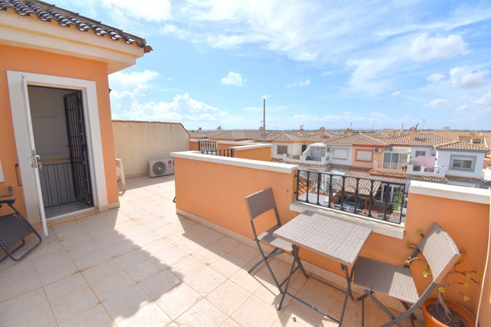 Image No.17-2 Bed Townhouse for sale