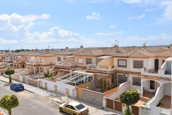 Image No.19-2 Bed Townhouse for sale