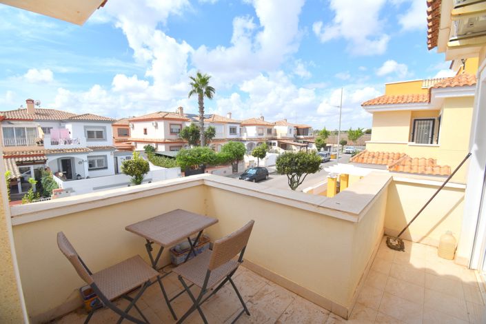Image No.2-2 Bed Townhouse for sale