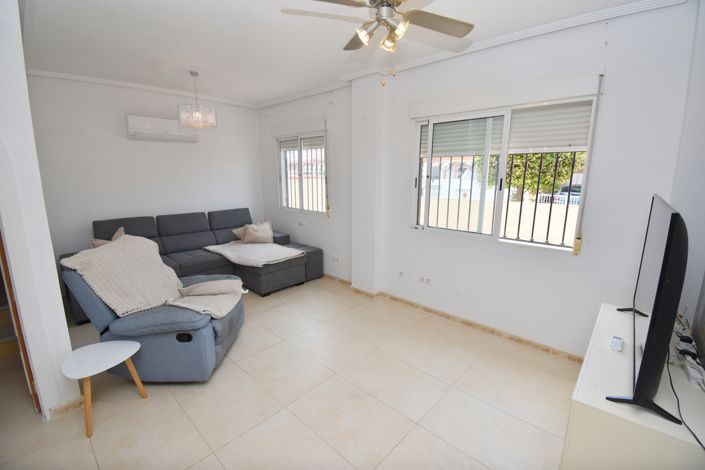 Image No.9-2 Bed Townhouse for sale