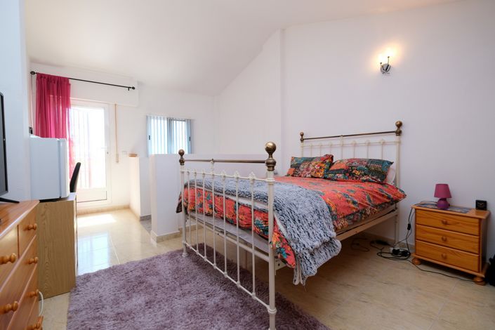 Image No.18-3 Bed Townhouse for sale