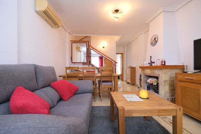 Image No.4-3 Bed Townhouse for sale