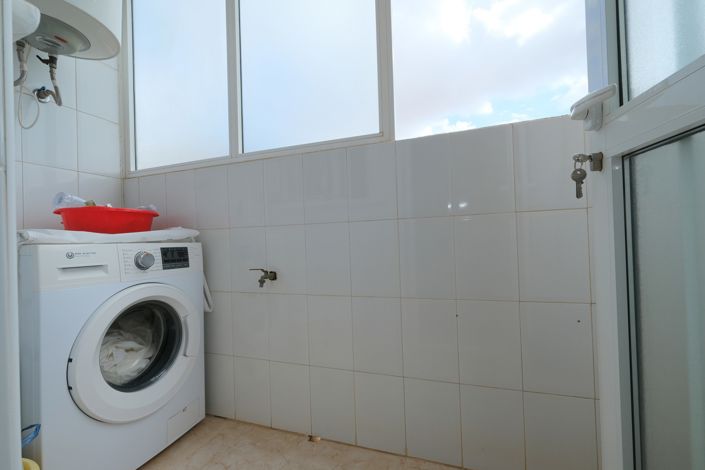 Image No.10-2 Bed Property for sale