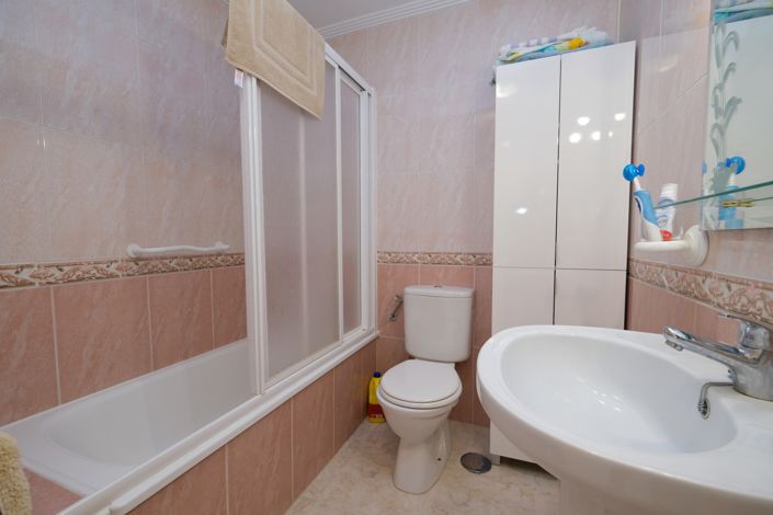 Image No.13-2 Bed Property for sale