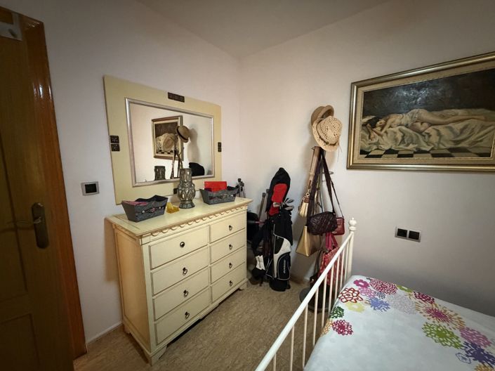 Image No.20-2 Bed Apartment for sale