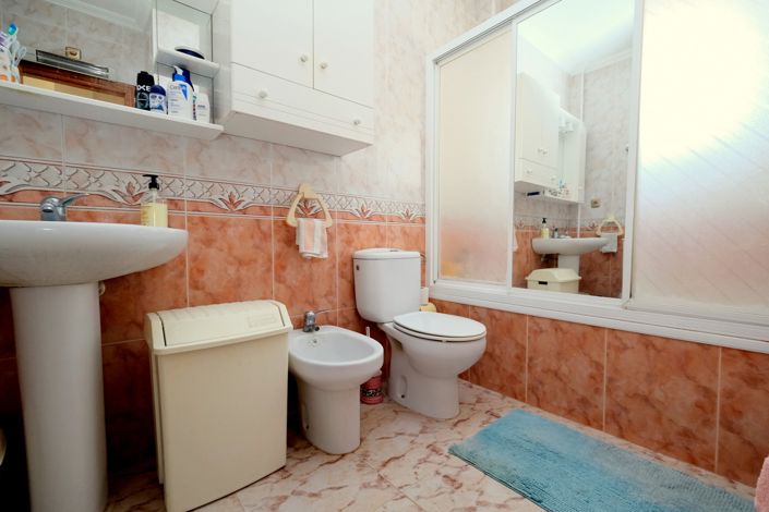 Image No.14-2 Bed Townhouse for sale