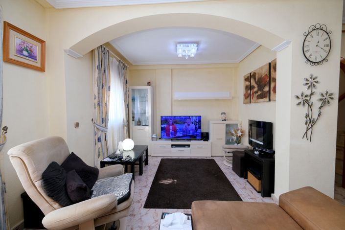 Image No.6-2 Bed Townhouse for sale