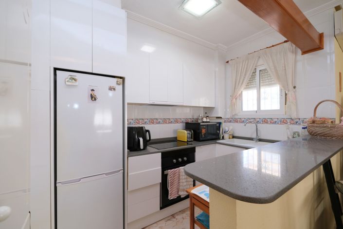 Image No.7-2 Bed Townhouse for sale