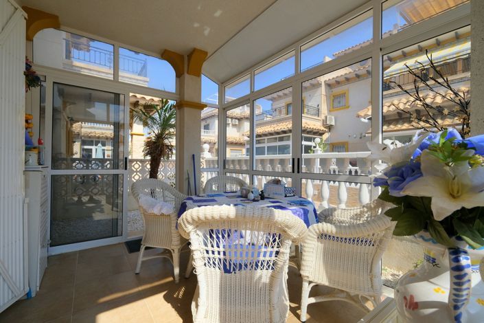 Image No.8-2 Bed Townhouse for sale