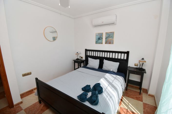 Image No.13-2 Bed Townhouse for sale
