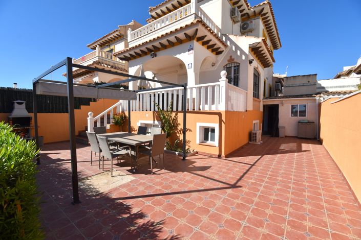 Image No.25-2 Bed Townhouse for sale