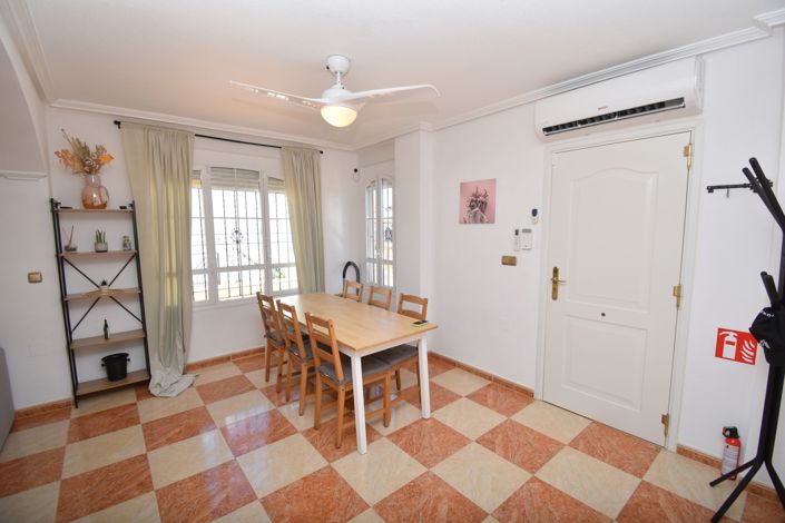 Image No.8-2 Bed Townhouse for sale