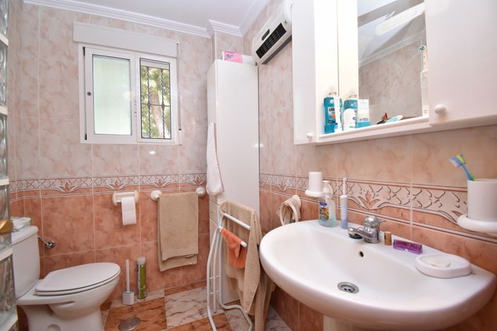 Image No.12-2 Bed Property for sale