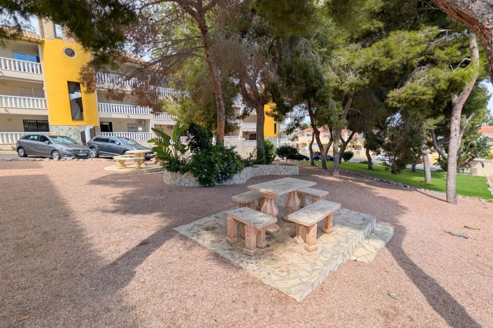 Image No.19-2 Bed Property for sale