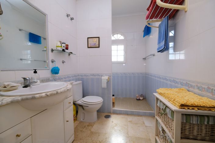 Image No.13-2 Bed Townhouse for sale