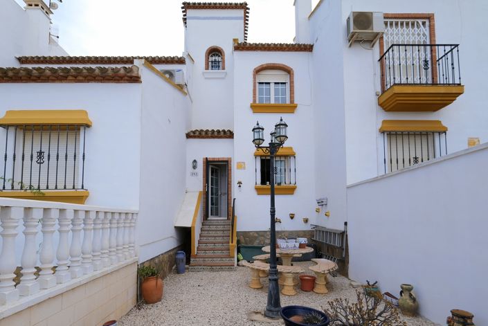 Image No.19-2 Bed Townhouse for sale