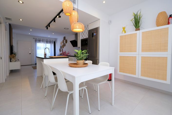Image No.11-2 Bed Property for sale