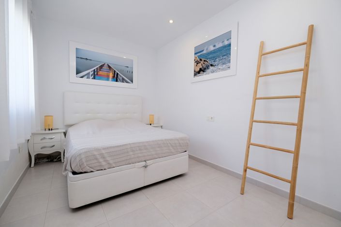 Image No.13-2 Bed Property for sale