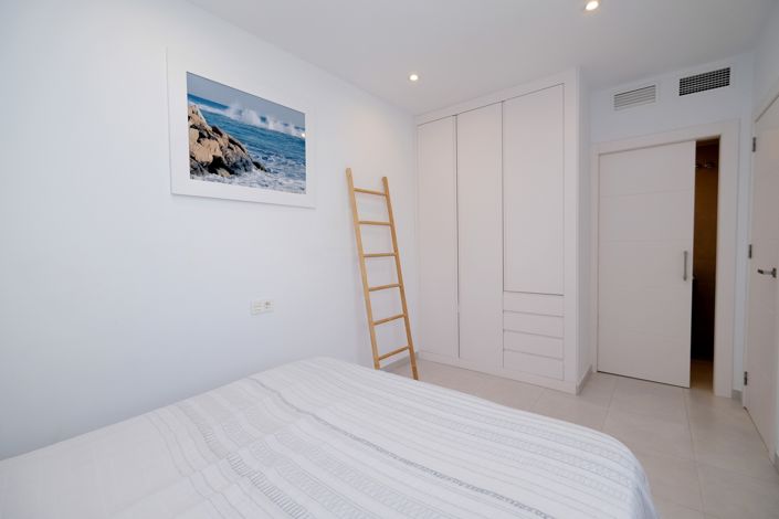 Image No.14-2 Bed Property for sale