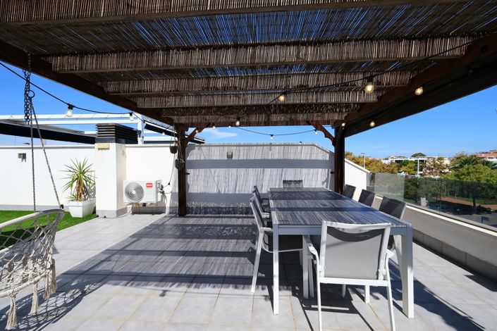 Image No.20-2 Bed Property for sale
