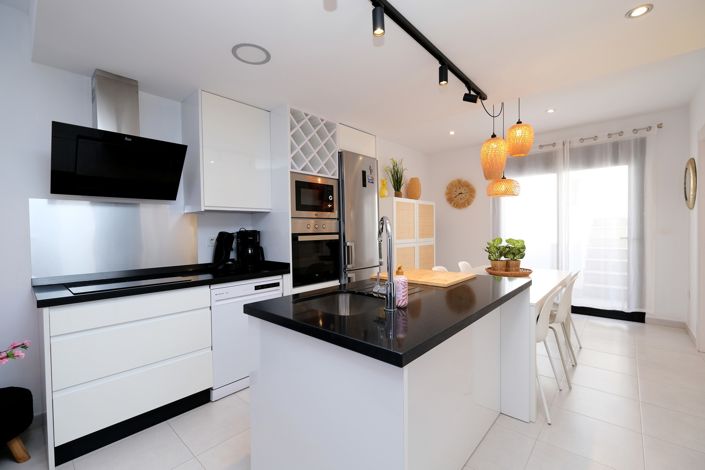 Image No.8-2 Bed Property for sale