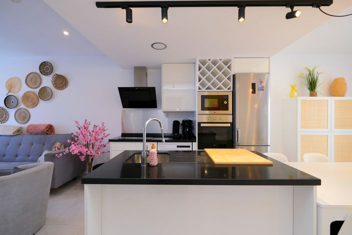 Image No.9-2 Bed Property for sale