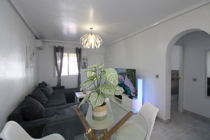 Image No.11-2 Bed Property for sale