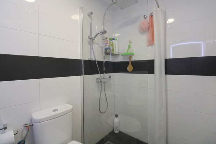 Image No.15-2 Bed Property for sale