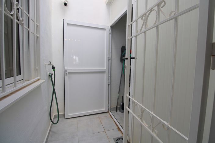 Image No.18-2 Bed Property for sale