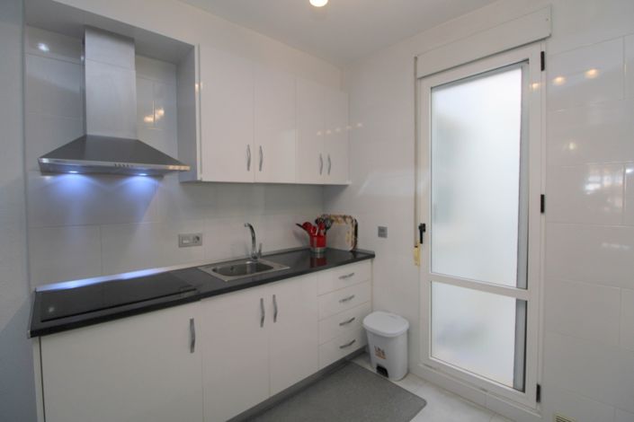 Image No.4-2 Bed Property for sale