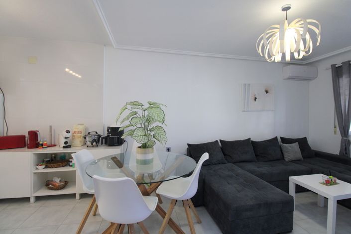 Image No.8-2 Bed Property for sale