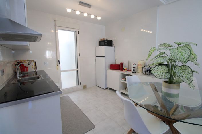 Image No.9-2 Bed Property for sale