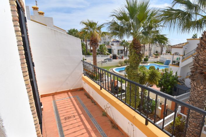 Image No.12-2 Bed Townhouse for sale