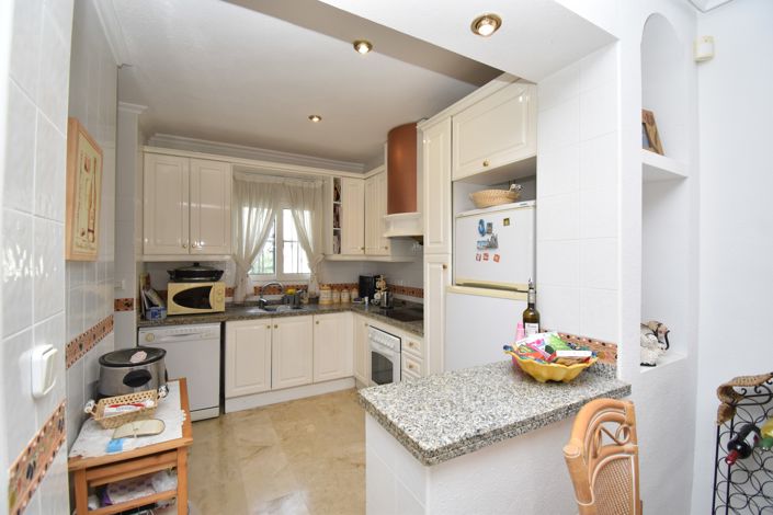 Image No.5-2 Bed Townhouse for sale