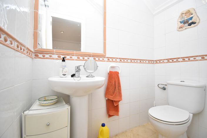 Image No.9-2 Bed Townhouse for sale