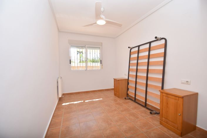 Image No.12-3 Bed Townhouse for sale