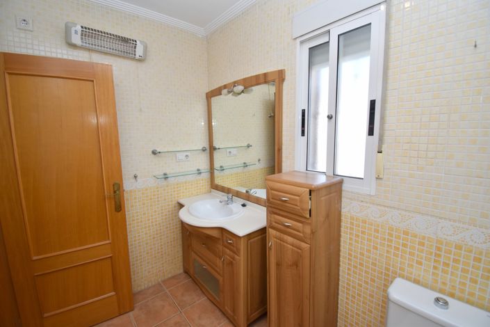 Image No.19-3 Bed Townhouse for sale
