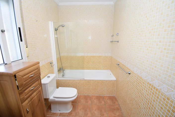 Image No.20-3 Bed Townhouse for sale