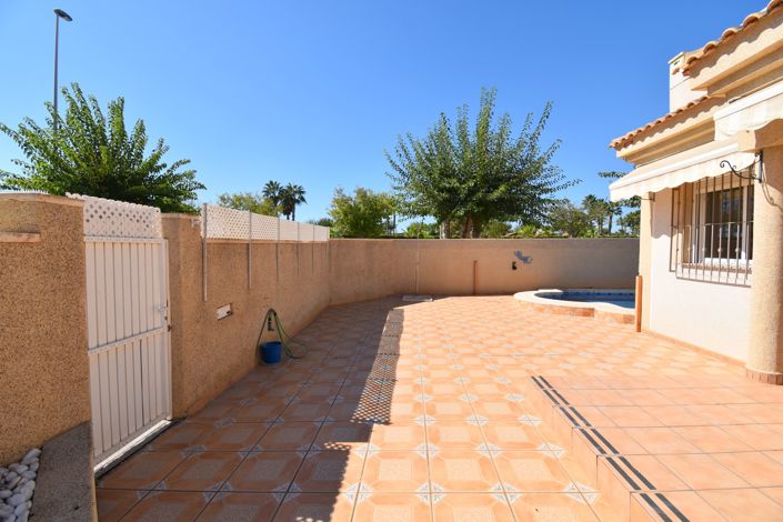Image No.24-3 Bed Townhouse for sale