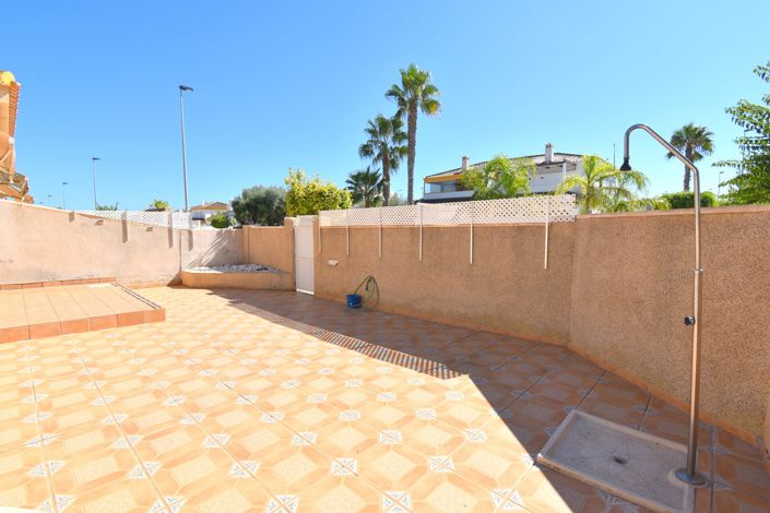 Image No.26-3 Bed Townhouse for sale