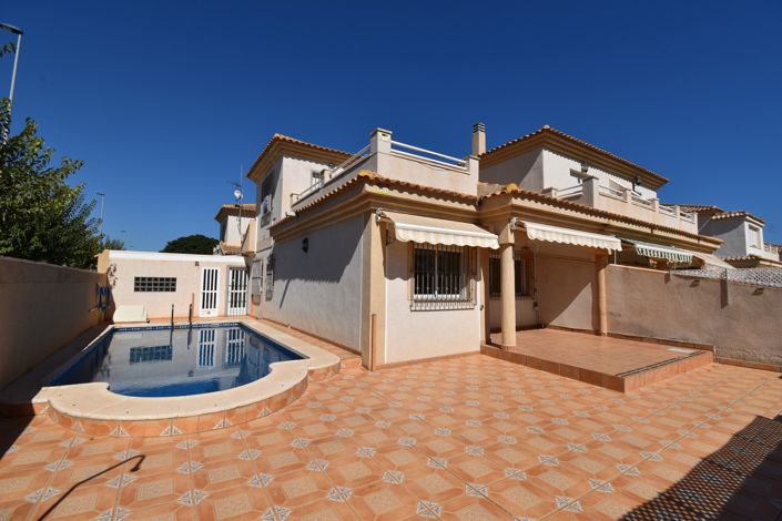 Image No.25-3 Bed Townhouse for sale