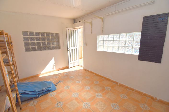Image No.26-3 Bed Townhouse for sale