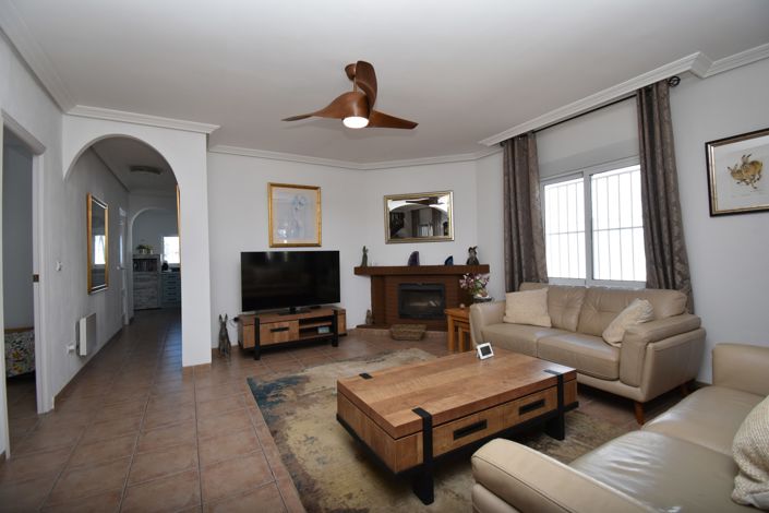 Image No.3-4 Bed Villa for sale